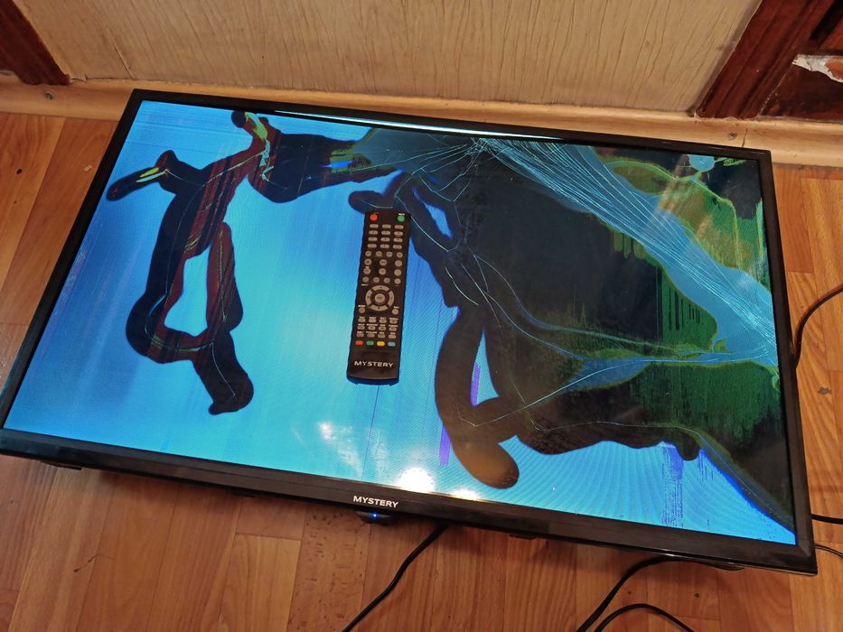 Телевізор 32" Mystery MTV-3220HT2 робочий,бита матриця, на запчастини / з пультом,робоча підсвітка