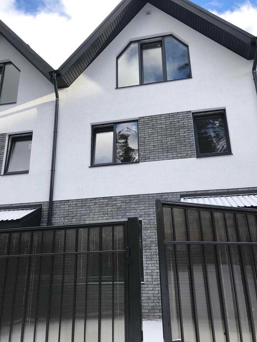 Продам таун Сертифікат Газ Центральні комунікації Без Комісії