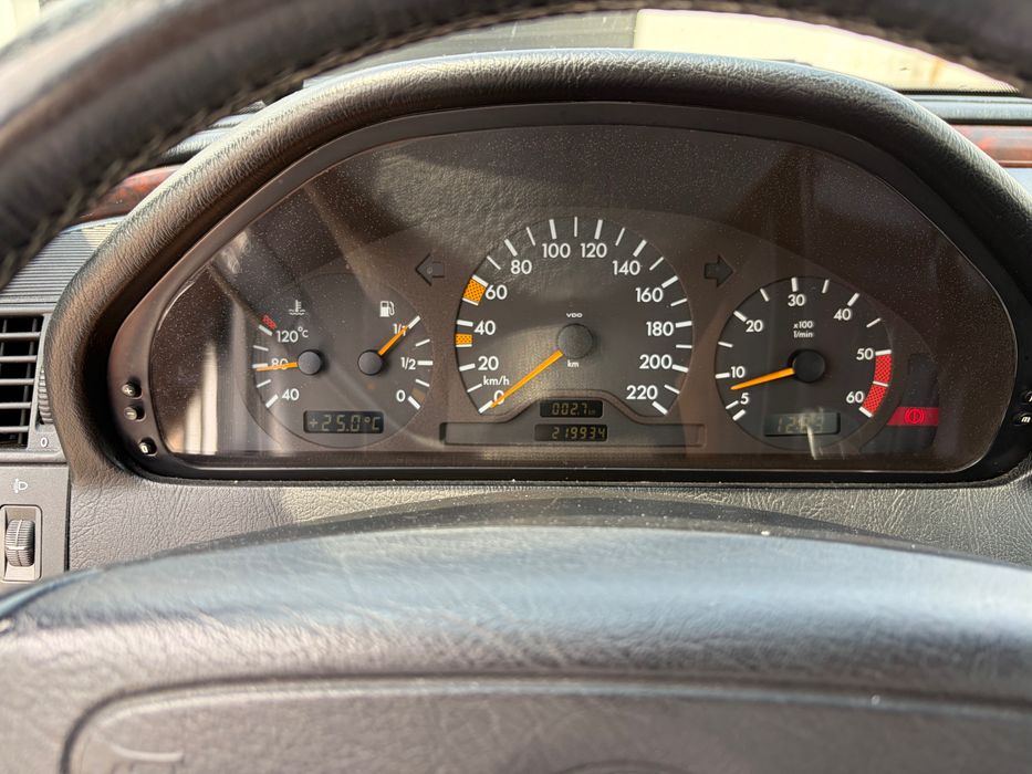 Mercedes-Benz C 250 — fotografia 10