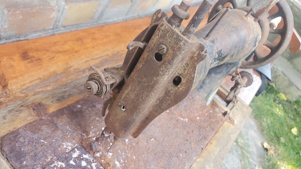 Швейна машина Singer