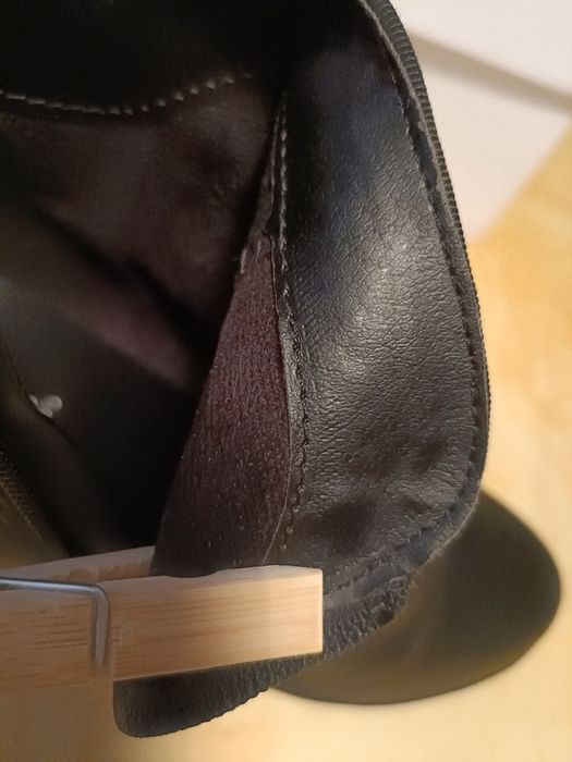 Botins preto mesmo pele