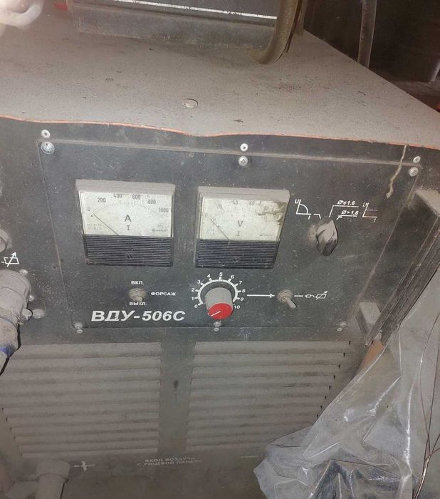 Зварювальні апарати	ПДГУ-500, ПДГ-315, ВДУ-506С Сварочники