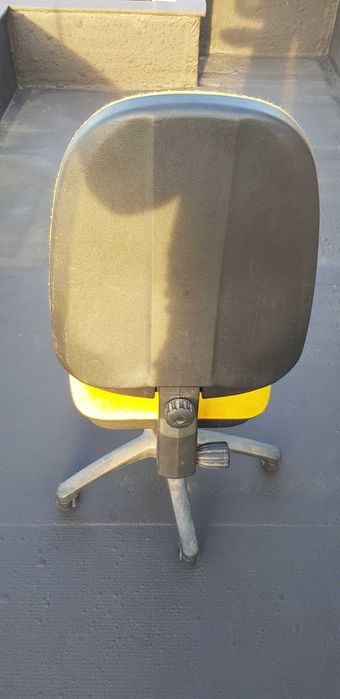 Vendo secretaria com cadeira