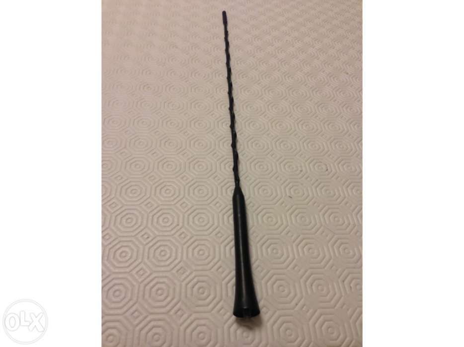 Antena de rádio para automóvel