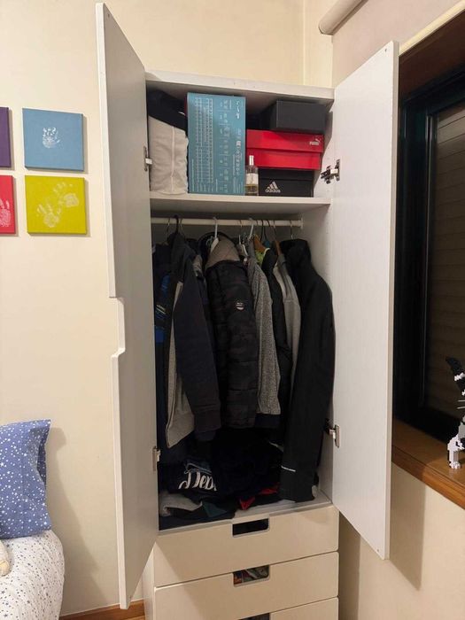 Roupeiro Branco IKEA com 3 gavetas