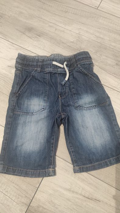 Krótkie spodenki dla chłopca 122