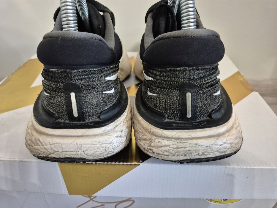 Buty damskie do biegania Nike Invincible Run rozmiar 39.