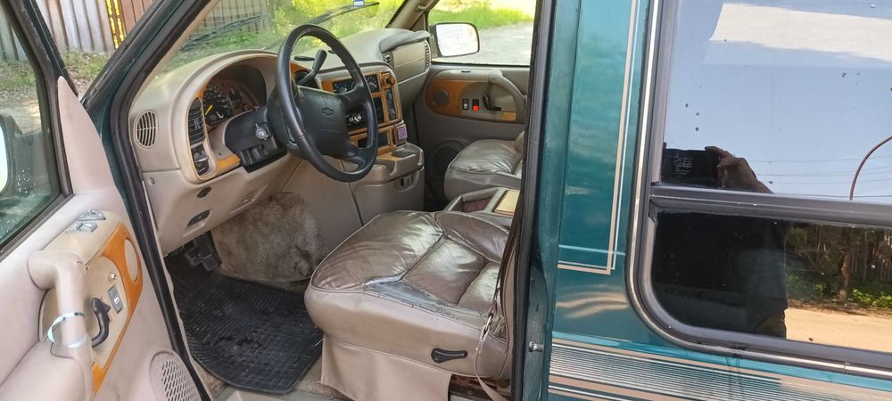 1997 CHEVROLET ASTRO 4.3 GAZ Salonka Zamiana