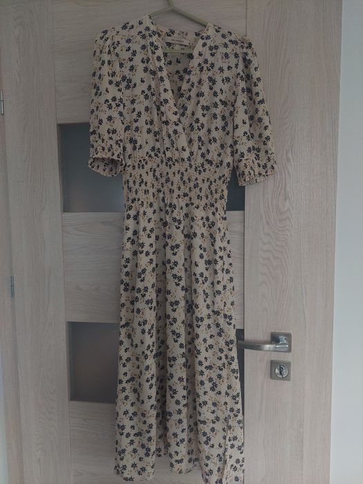 Sukienka 303 Avenue w drobne kwiatki kwiaty z gumką w pasie kieszenie