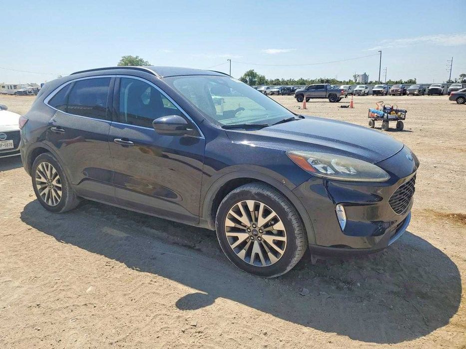 Ford Escape Hybrid Titanium 2021;