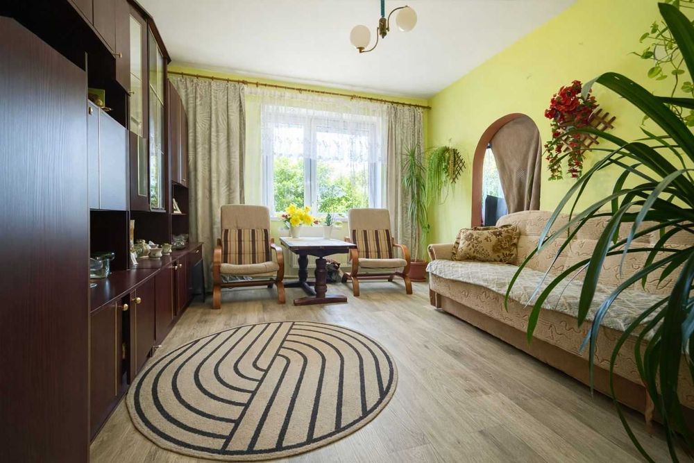 Na sprzedaż pół domu w Sadlnie ok 80m2 z ogrodem