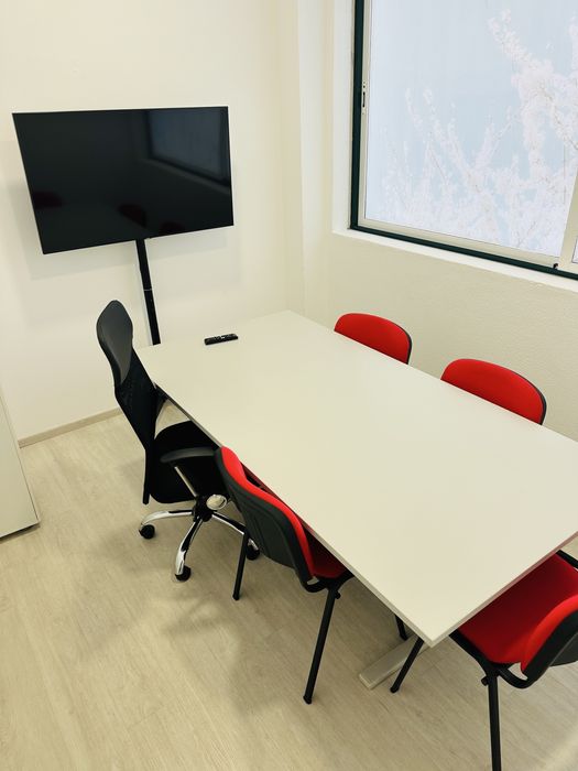 Sala para Escritório, Formação, Reuniões ou Estúdio de Conteúdos – Montijo