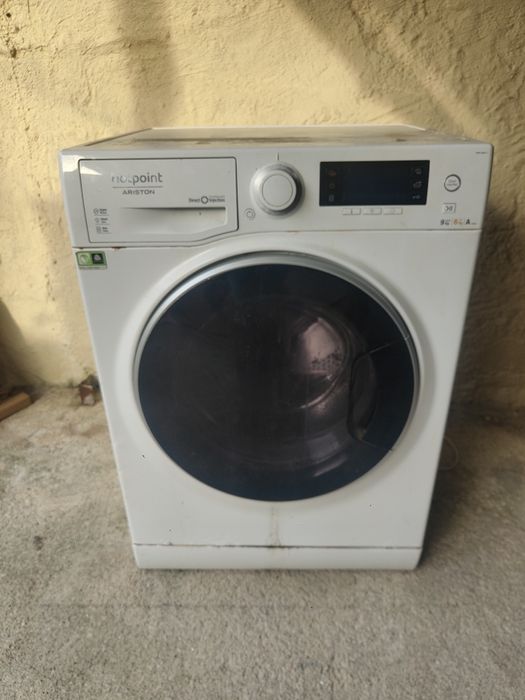 Máquina de lavar e secar roupa