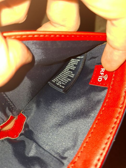 Carteira Masculina Tommy Jeans Original em Pele - Azul e Vermelho (Como Nova)