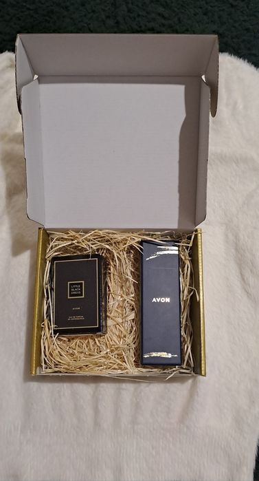 Damski zestaw w pudełku zegarek + zapach