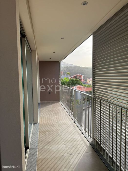 Apartamento T2 | Edifício Lourencinha II | Câmara De Lobos