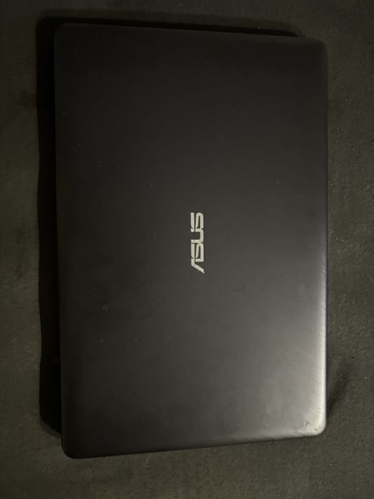 Latop ASUS F543B