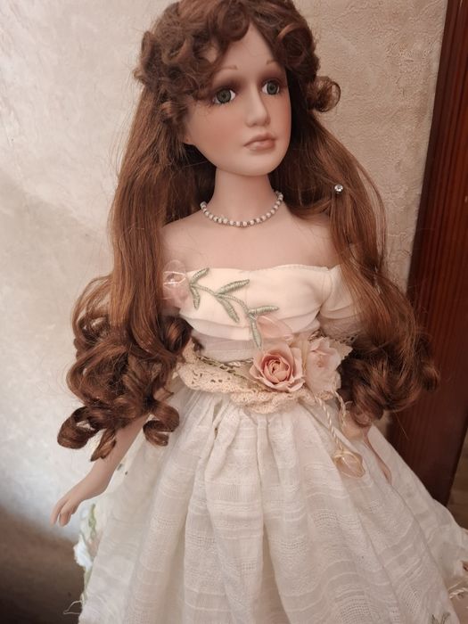 Коллекционная винтажная фарфоровая кукла