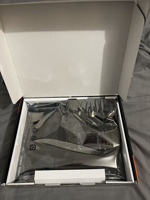 Материнская плата Gigabyte B650 EAGLE AX (sAM5, AMD B650, PCI-Ex16)