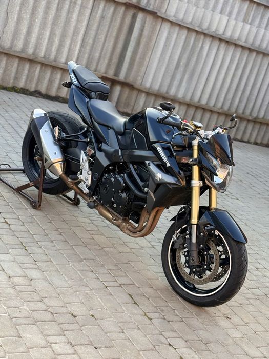Suzuki GSR 750     АВS