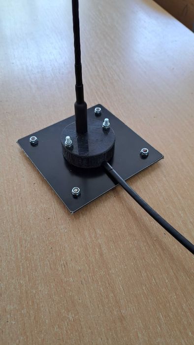 VHF(136-174MHz) антена на автомобіль (для рацiй Motorola  та сумісних)