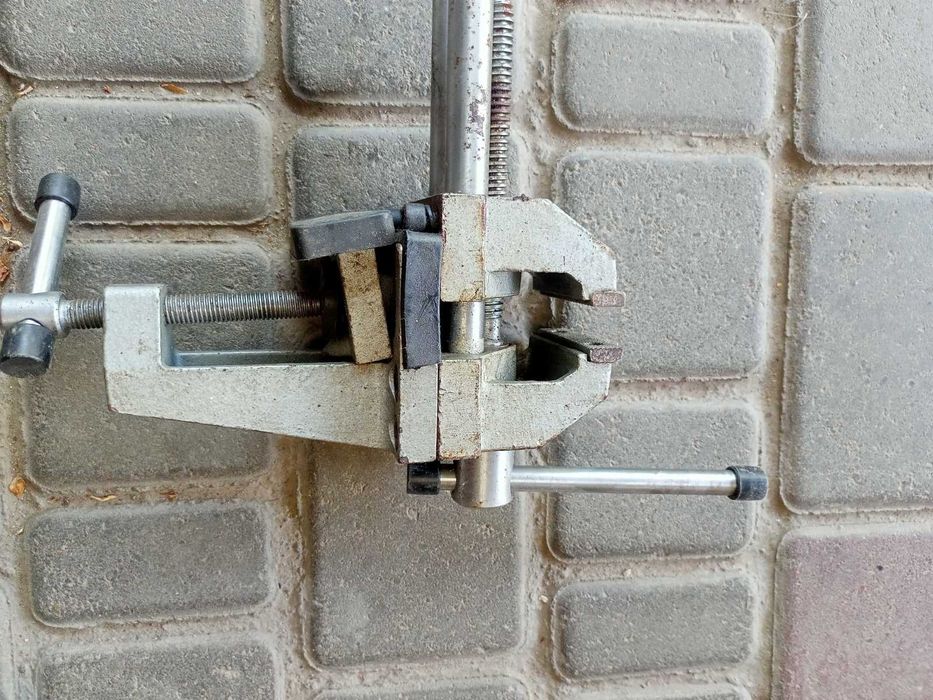 Тиски новые, с хранения