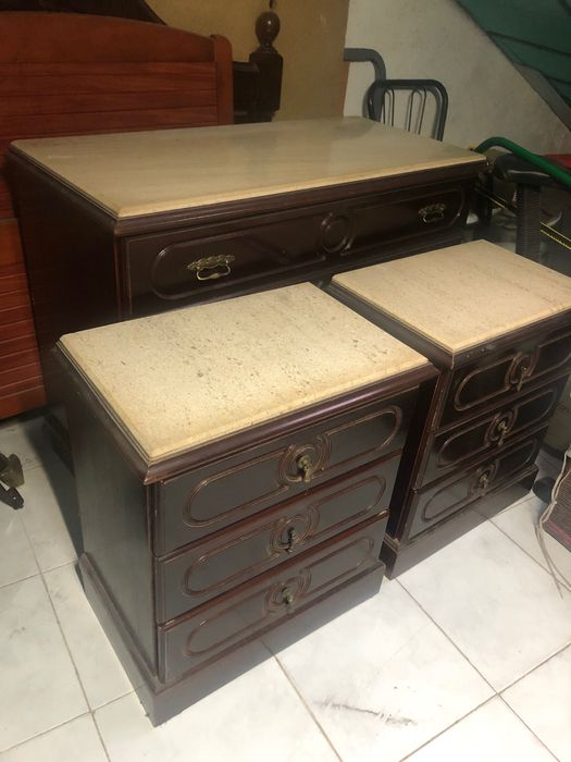 Mobília de quarto de casal em mogno e mármore - Ideal para restaurar