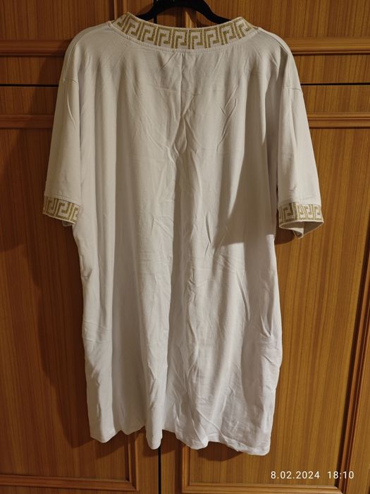 Biała sukienka z misiem