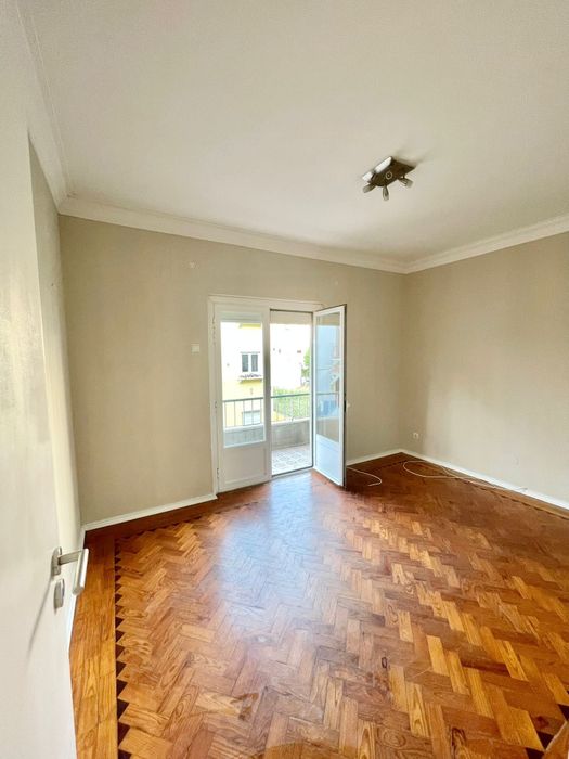 Apartamento T3 com muita luz mobilado 1.400€ em Almada  Cova da Piedade