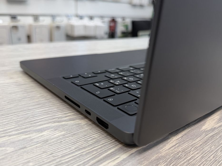 MacBook Pro 14  M4 / RAM 16 / SSD 512 GB / GPU 10 / CPU 10 / Space Black / 2024 / MDM