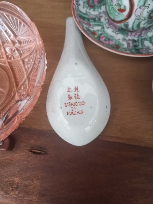 Chávena e pires chineses