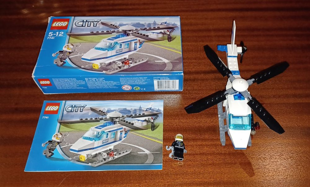 LEGO City set 7741 Helicóptero Polícia
