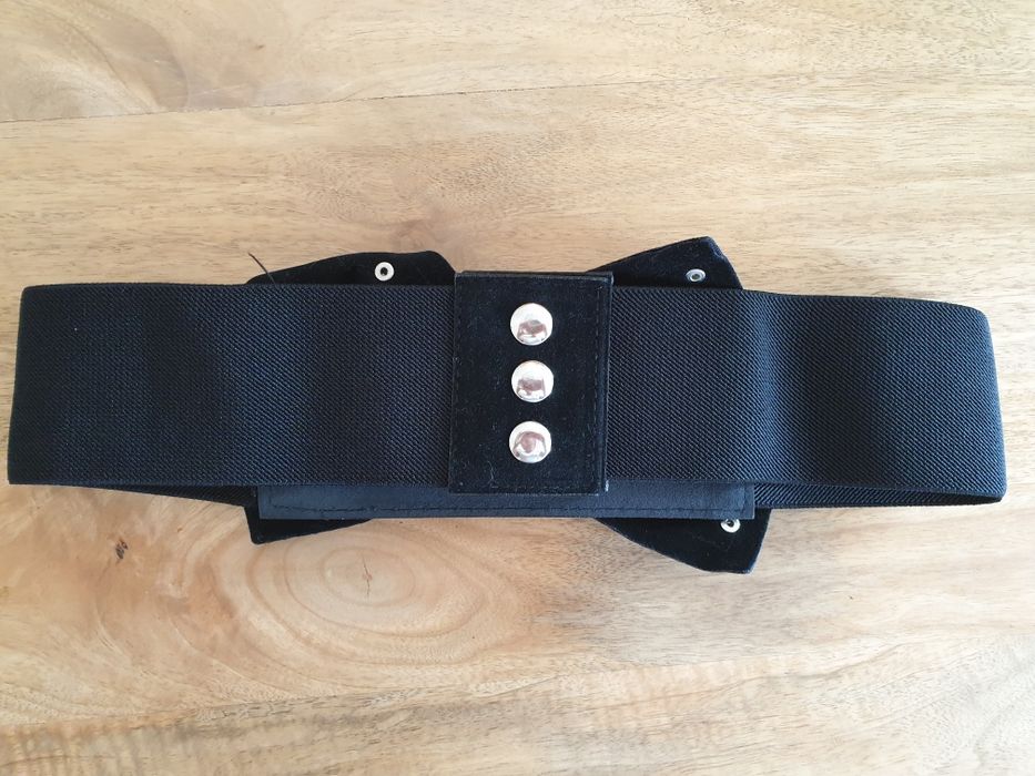 Gumkowy pasek z kokarda i ćwiekami * Nowy