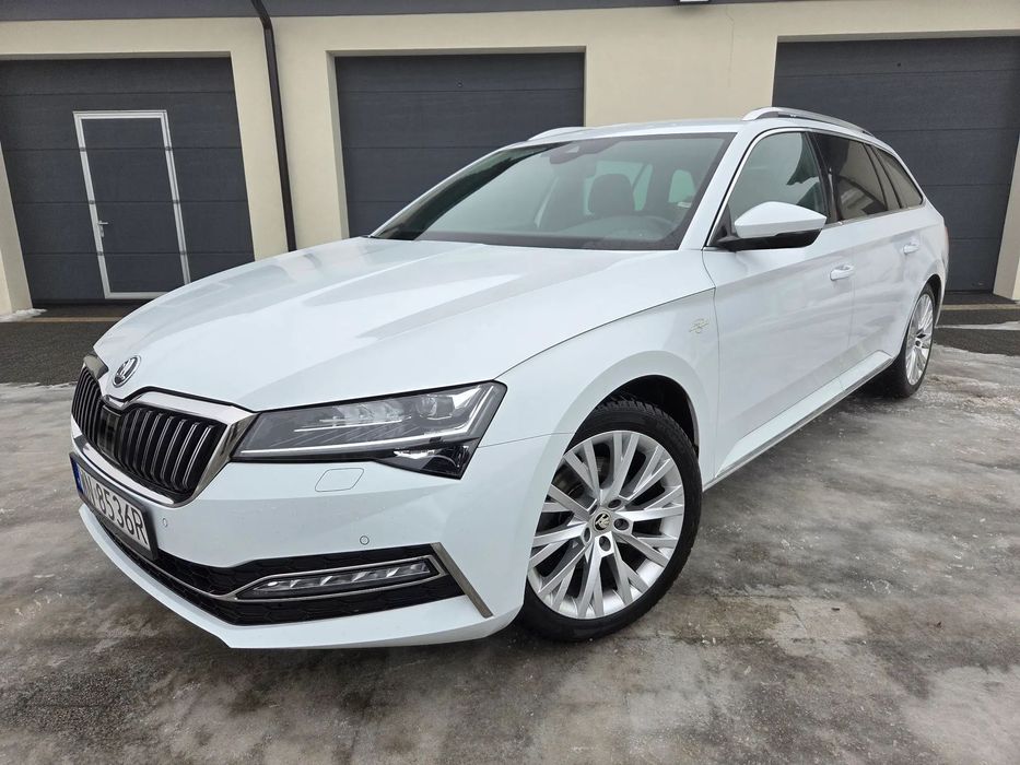 Skoda Superb FV23% SalonPL* COLUMBUS* DCC* Kamera* ACC* Canton Matrix