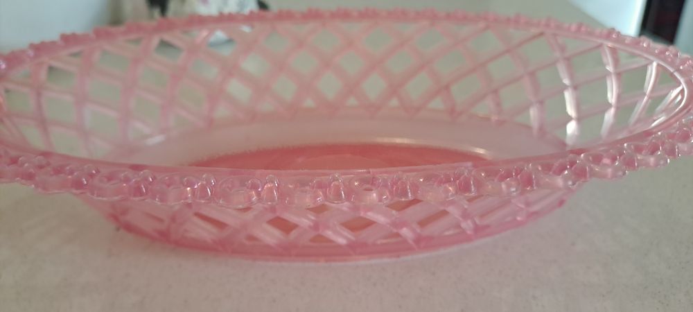 Fruteira em acrilico rosa