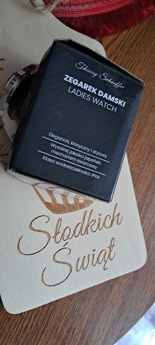 Zegarek  nowy damski w pudełku nieużywany