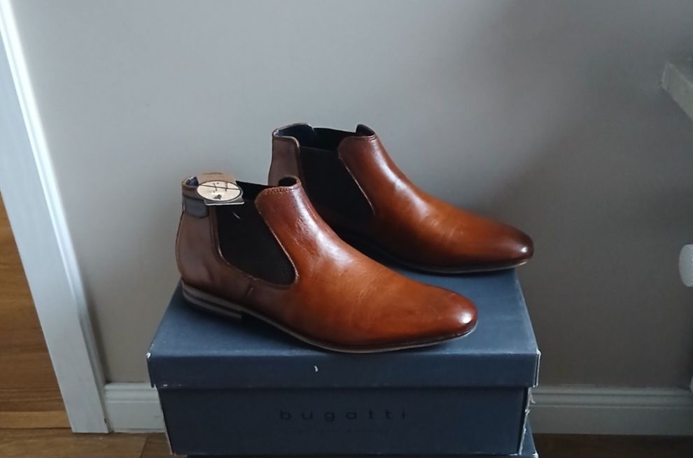 -40% Sztyblety skórzane Bugatti. R. 43.