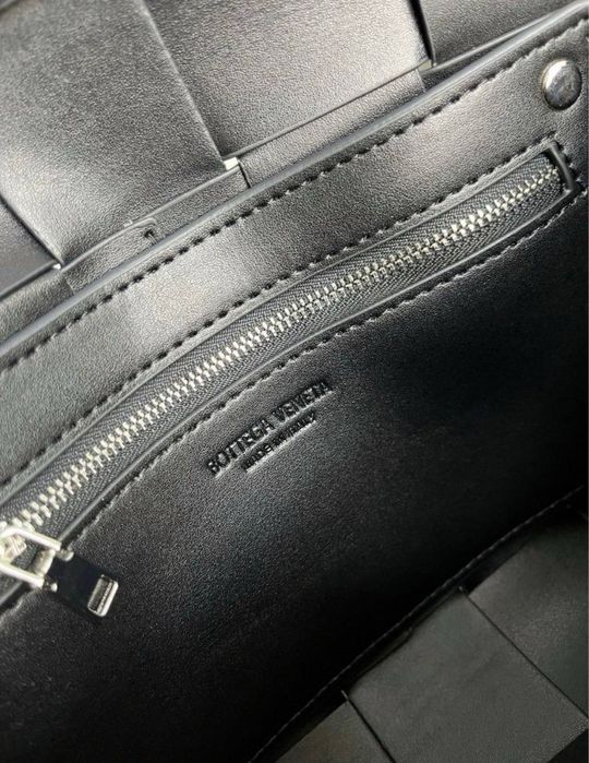 Bottega Veneta Cassette сумка чорна шкіряна чоловіча мужская