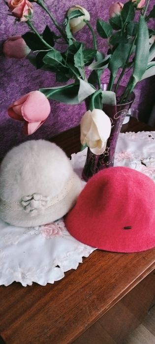 Капелюшки жіночі