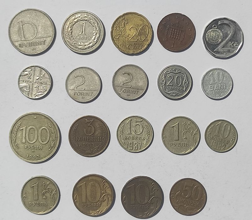 Монеты. 10 иностранных, 6 советских.