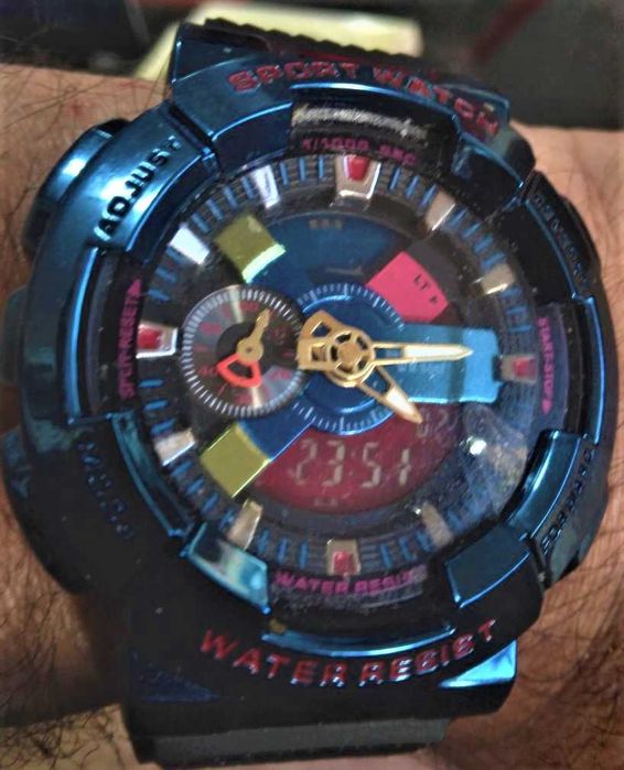 Relógio SAMDA com o número 9004 de fábrica