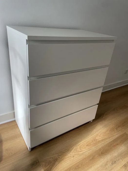 Comoda MALM 4 gavetas