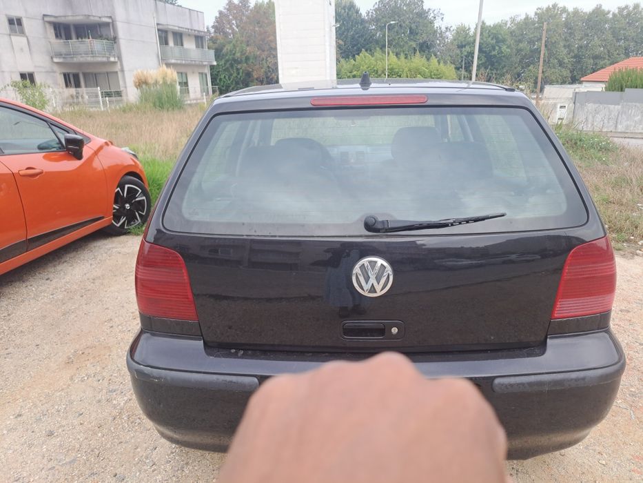 Carro Polo muito econômico