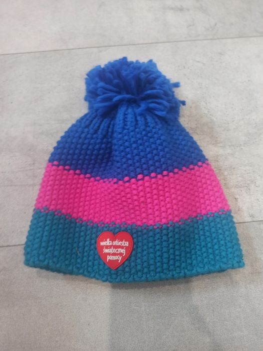 Czapka damska. .