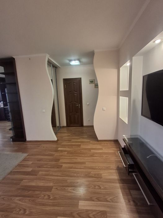 70 м2+Паркомісце Продаж 2 кім квартири в гарному місці