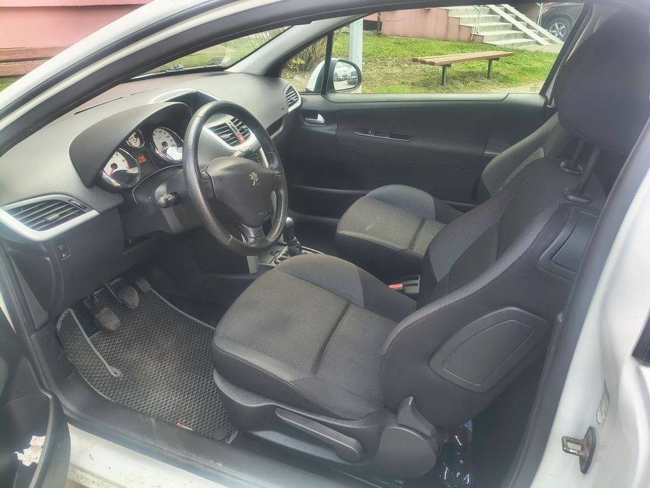 Peugeot 207