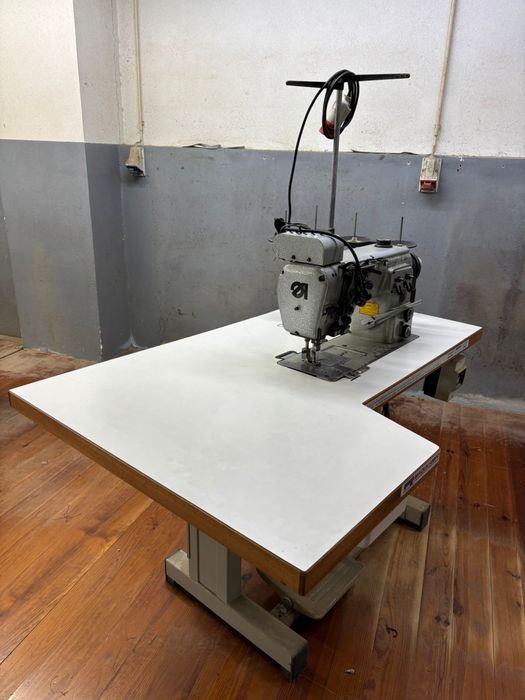 Maquina de Costura Adler