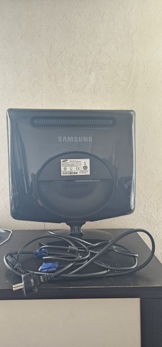 Монітор Samsung 932b. 19 дюймів