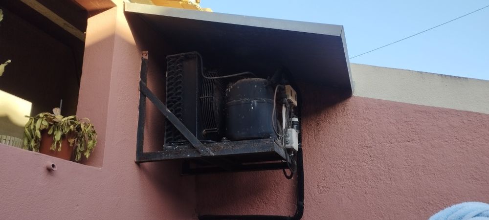 Balcão refrigerado e iluminado para café ou pastelaria