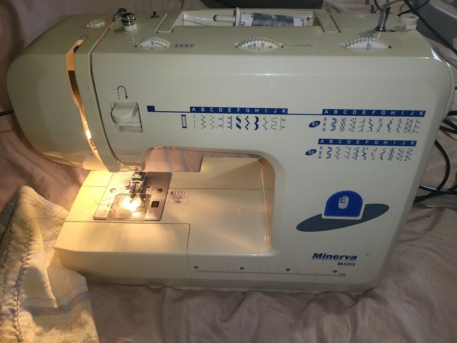 Minerva M32Q швейна